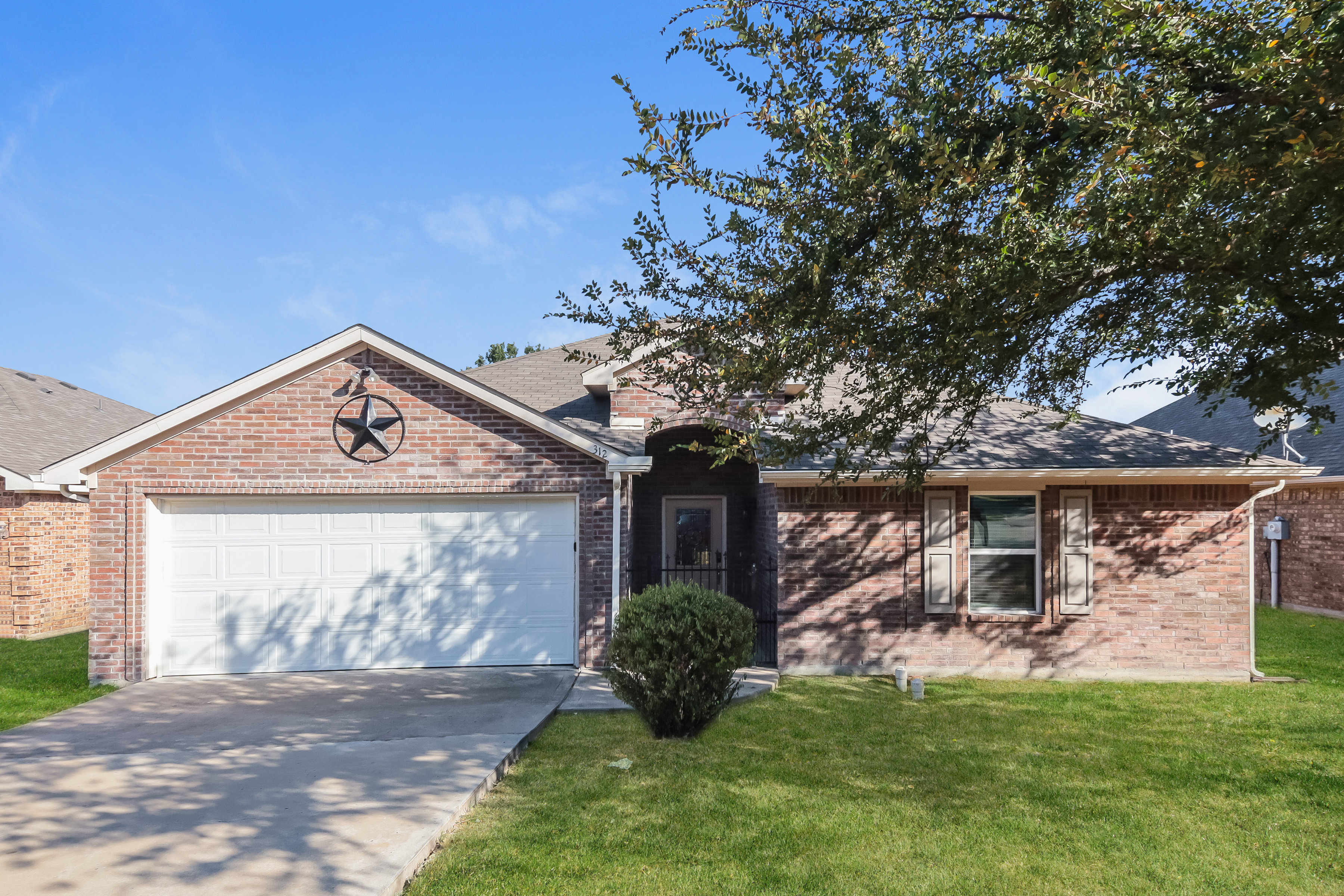 312 TIMBERCREEK CT PRINCETON, TX 75407